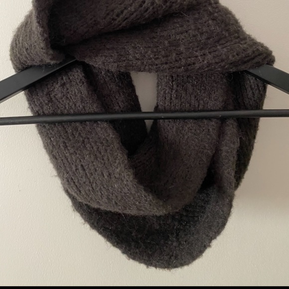 TNA Infinity Scarf - Picture 3 of 4